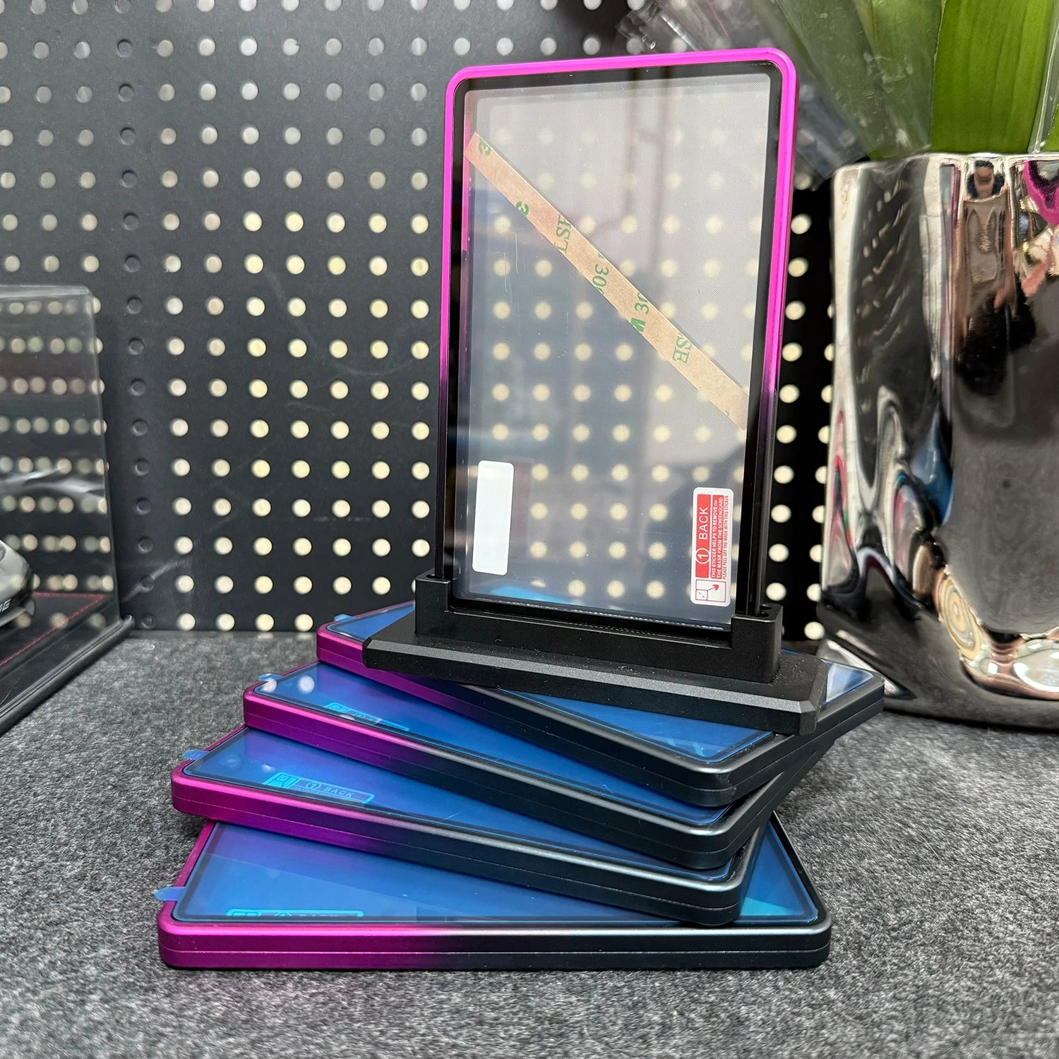 Metal Gradient Card Display Stand